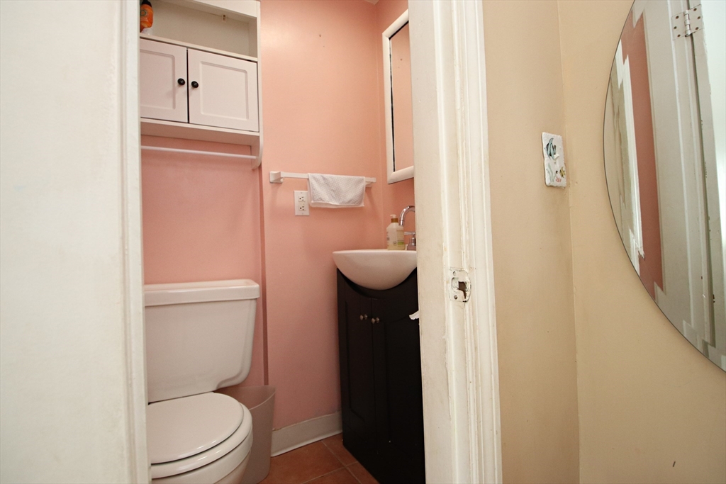 Saugus, Massachusetts 01906, United States, 3 Bedrooms Bedrooms, ,2 BathroomsBathrooms,Residential,Active,110660