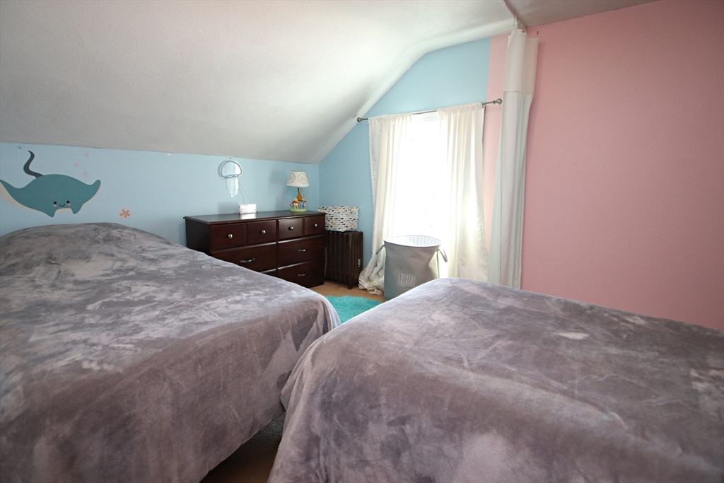 Saugus, Massachusetts 01906, United States, 3 Bedrooms Bedrooms, ,2 BathroomsBathrooms,Residential,Active,110660