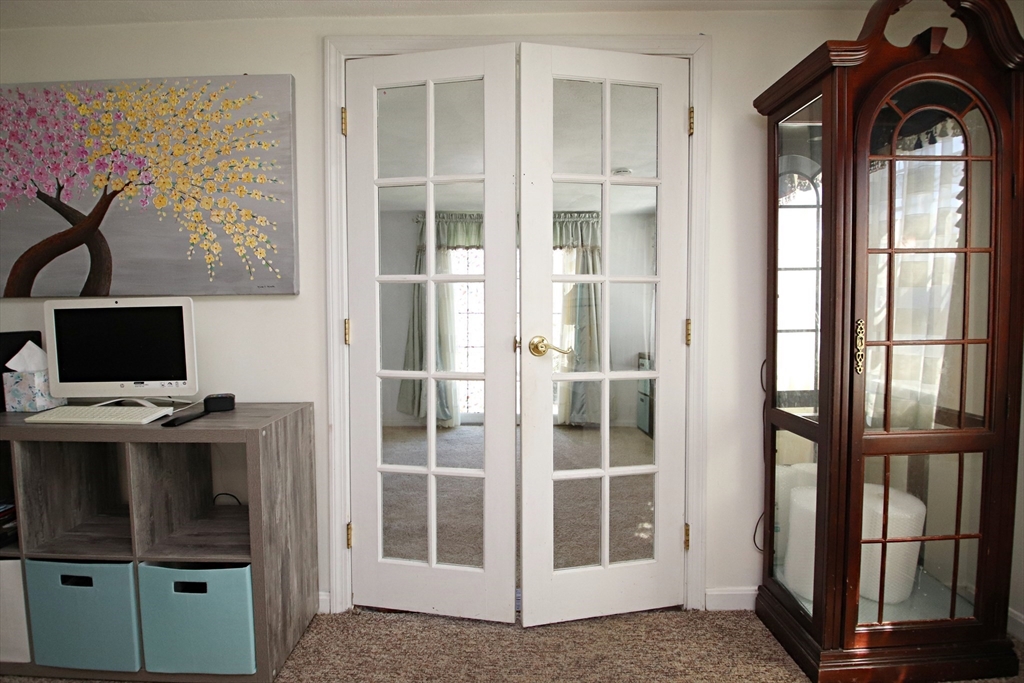 Saugus, Massachusetts 01906, United States, 3 Bedrooms Bedrooms, ,2 BathroomsBathrooms,Residential,Active,110660