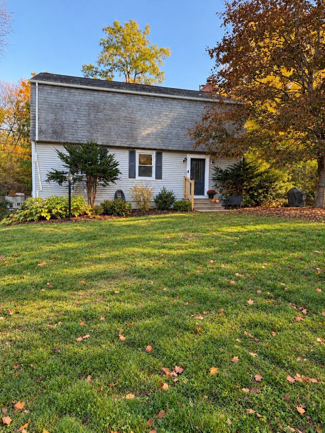 Photo of 100 Wheelock Rd, Sutton, MA