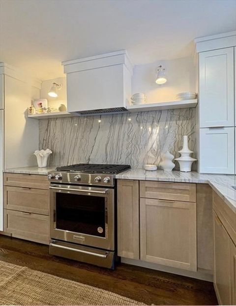 33 Rockwood Rd Lynnfield MA 01940