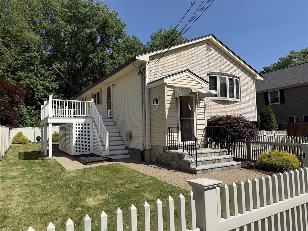 43 Deerfield Ave