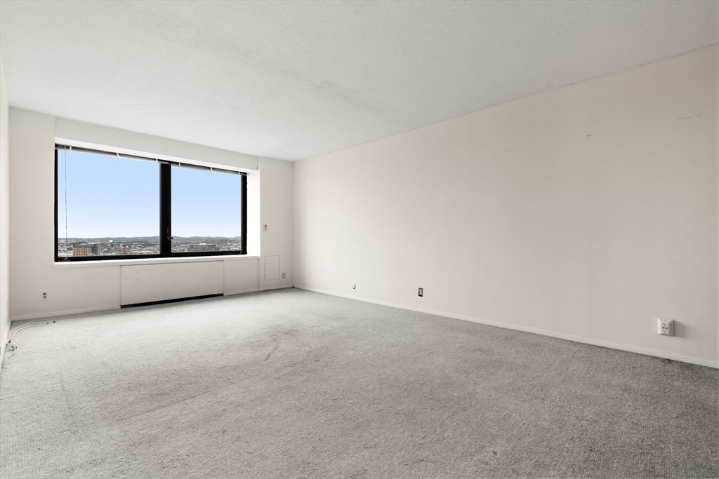 85 E India Row 31D
