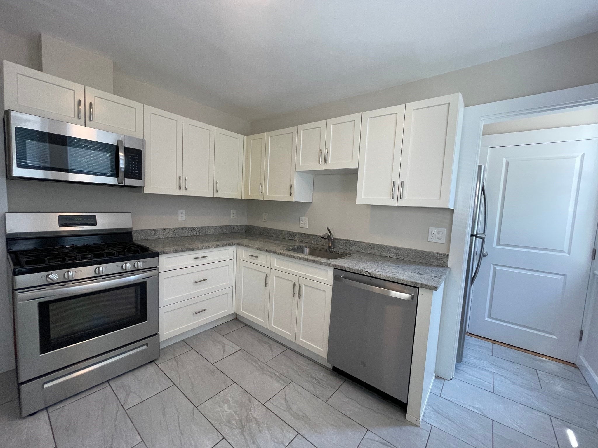 547 Hyde Park Ave #1, Boston, MA Photo #2