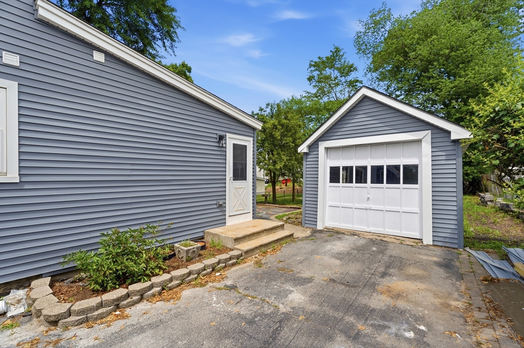 24 Marblehead St