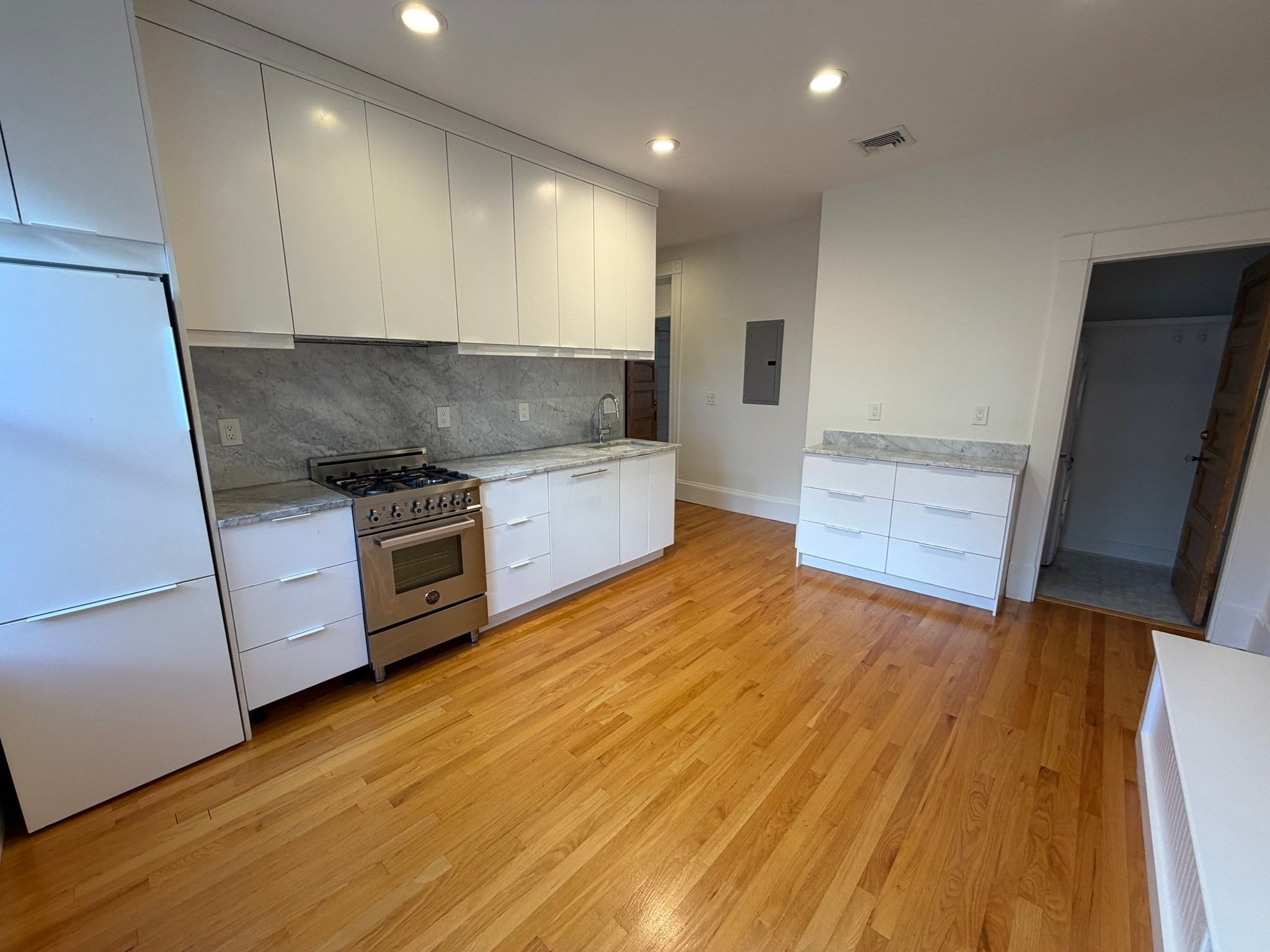 1657 Cambridge St #1, Cambridge, MA, 1657 Cambridge St #1, Cambridge, MA Photo #2