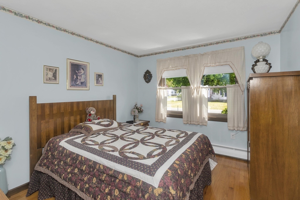 111 Woodcrest Circle, Chicopee, MA Photo #13