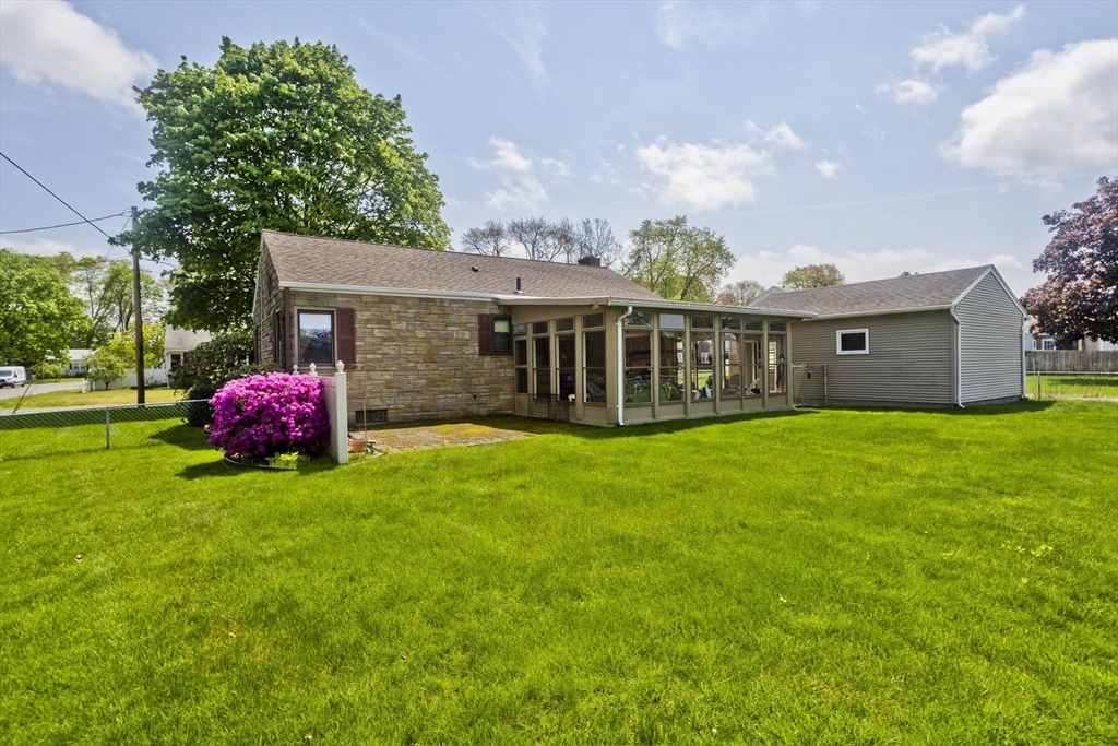 111 Woodcrest Circle, Chicopee, MA Photo #17