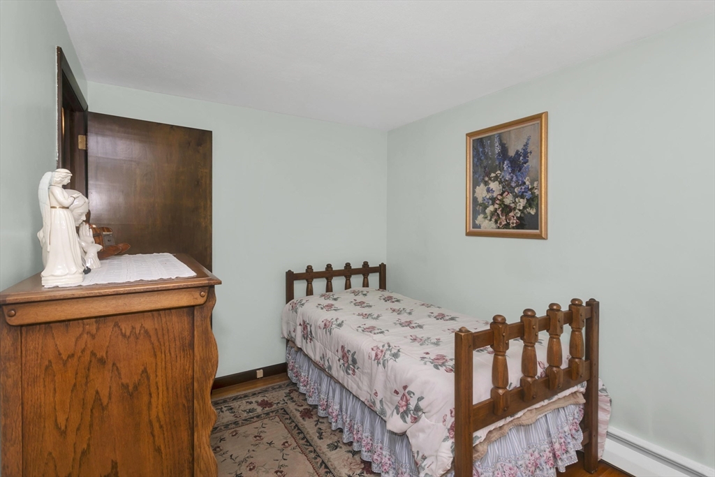 111 Woodcrest Circle, Chicopee, MA Photo #15