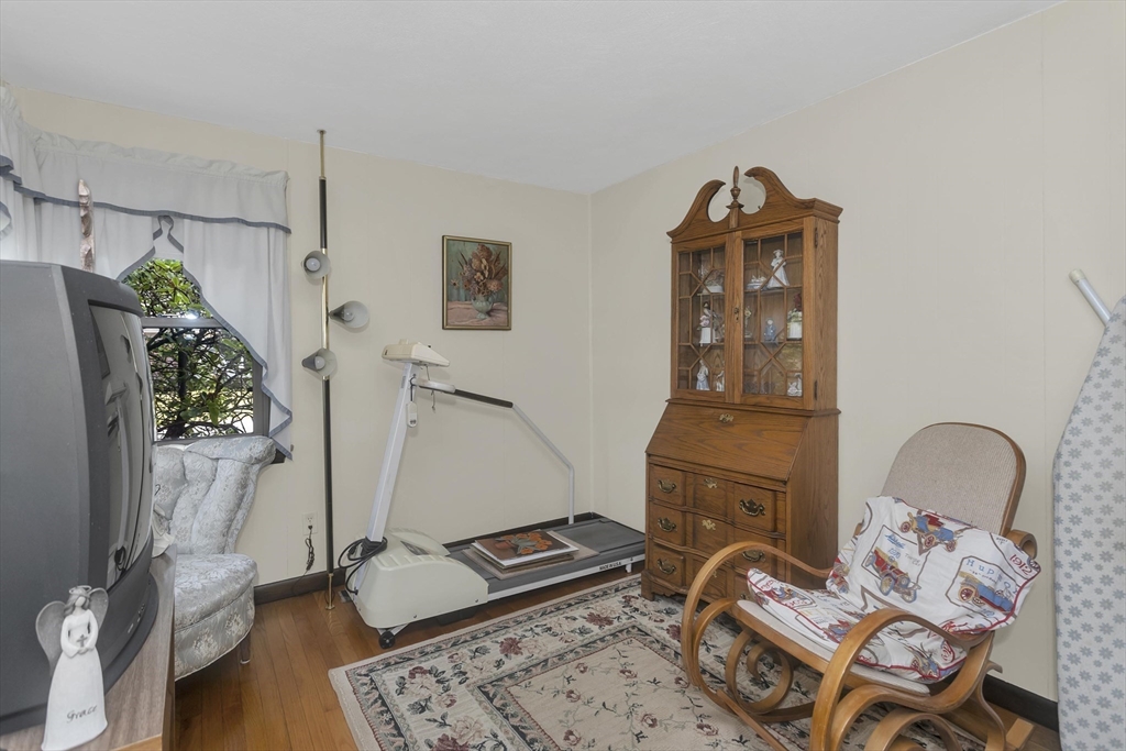 111 Woodcrest Circle, Chicopee, MA Photo #14