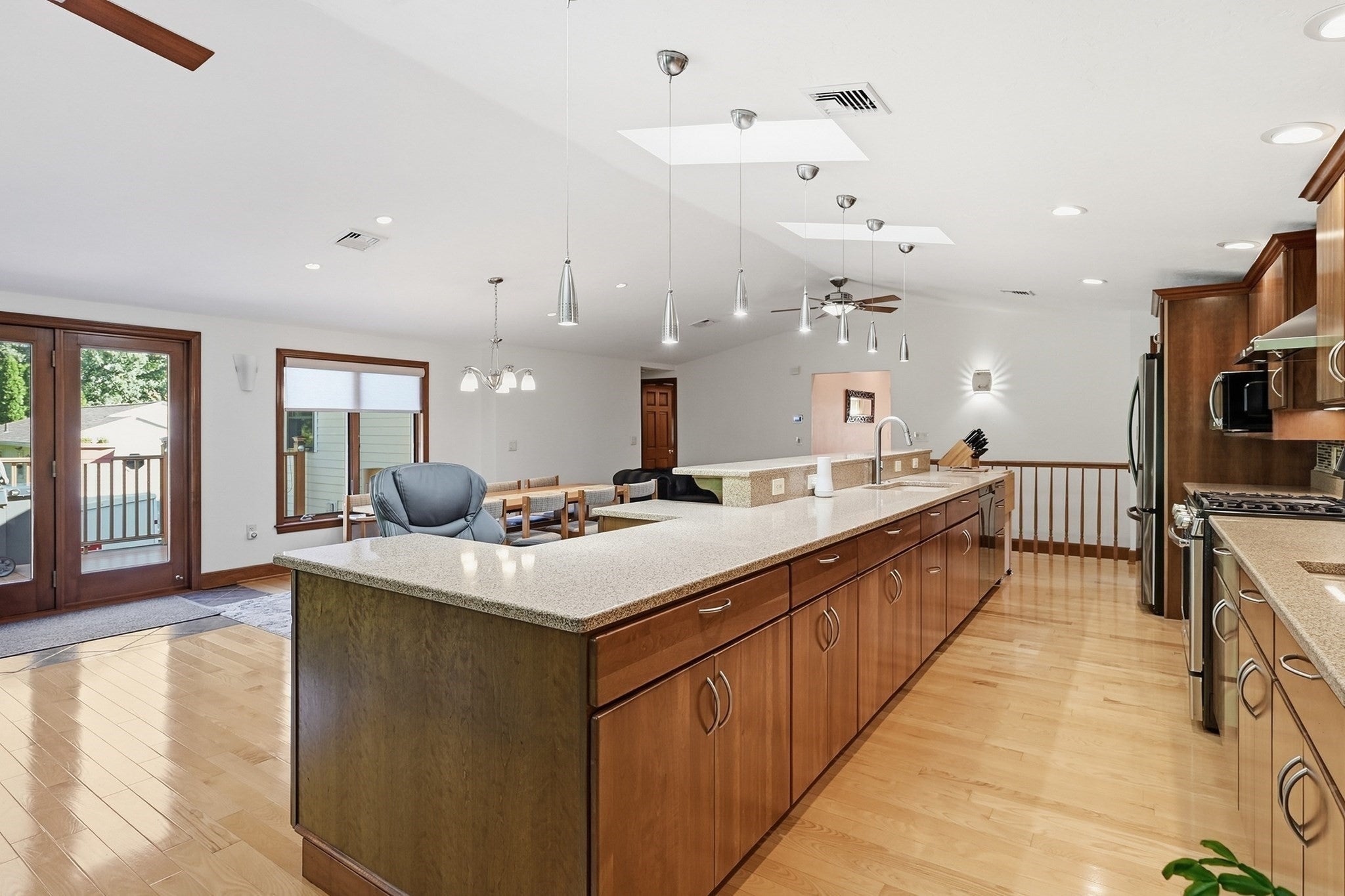 21 Old Meetinghouse Rd, Auburn, MA, 21 Old Meetinghouse Rd, Auburn, MA Photo #4