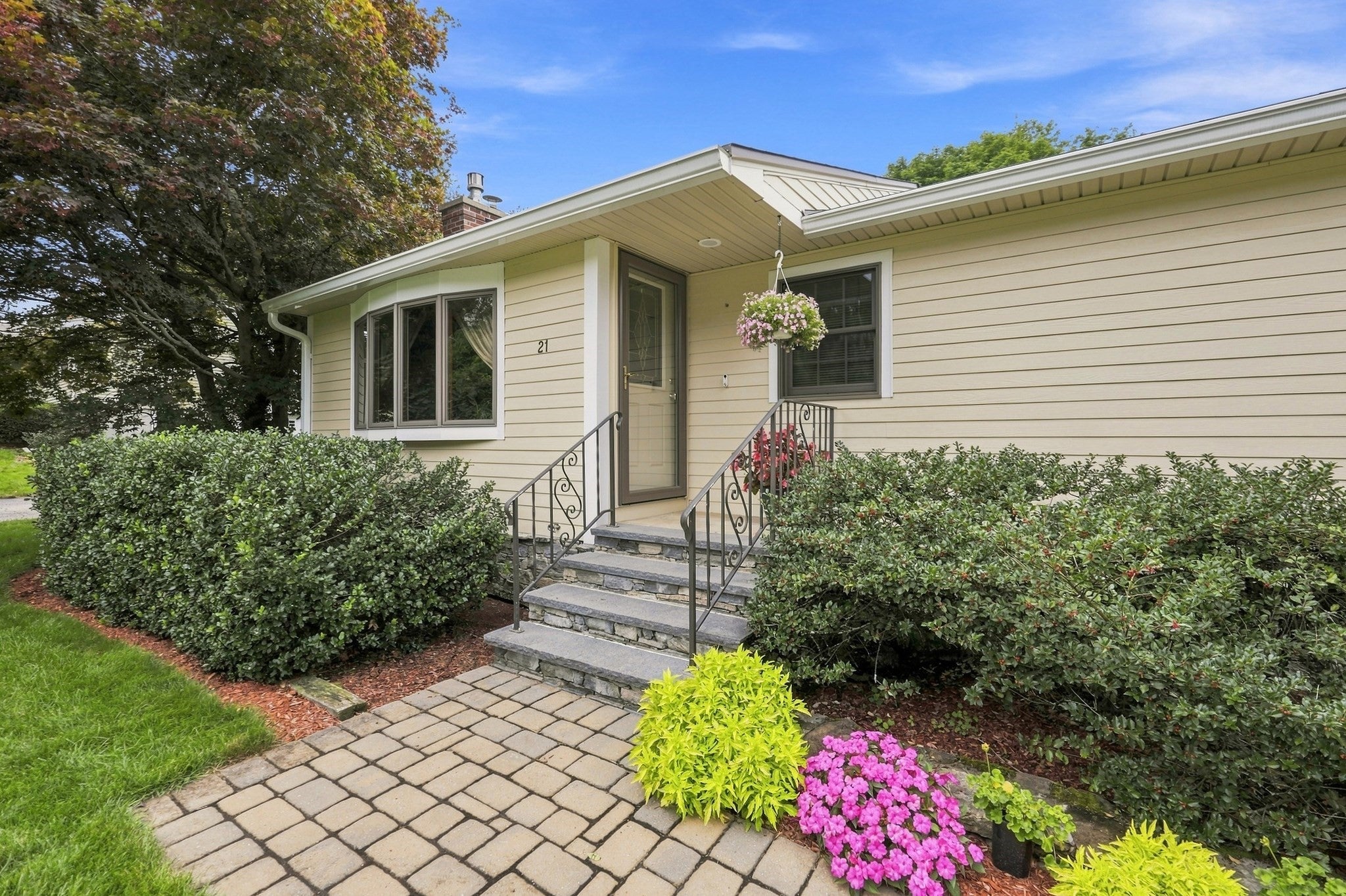 21 Old Meetinghouse Rd, Auburn, MA, 21 Old Meetinghouse Rd, Auburn, MA Photo #2