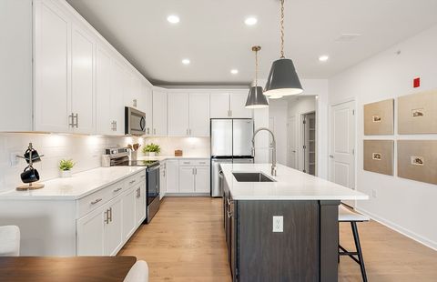 Photo of 141 East Point Drive #403, East Providence, RI 02916 (MLS # 73495348)