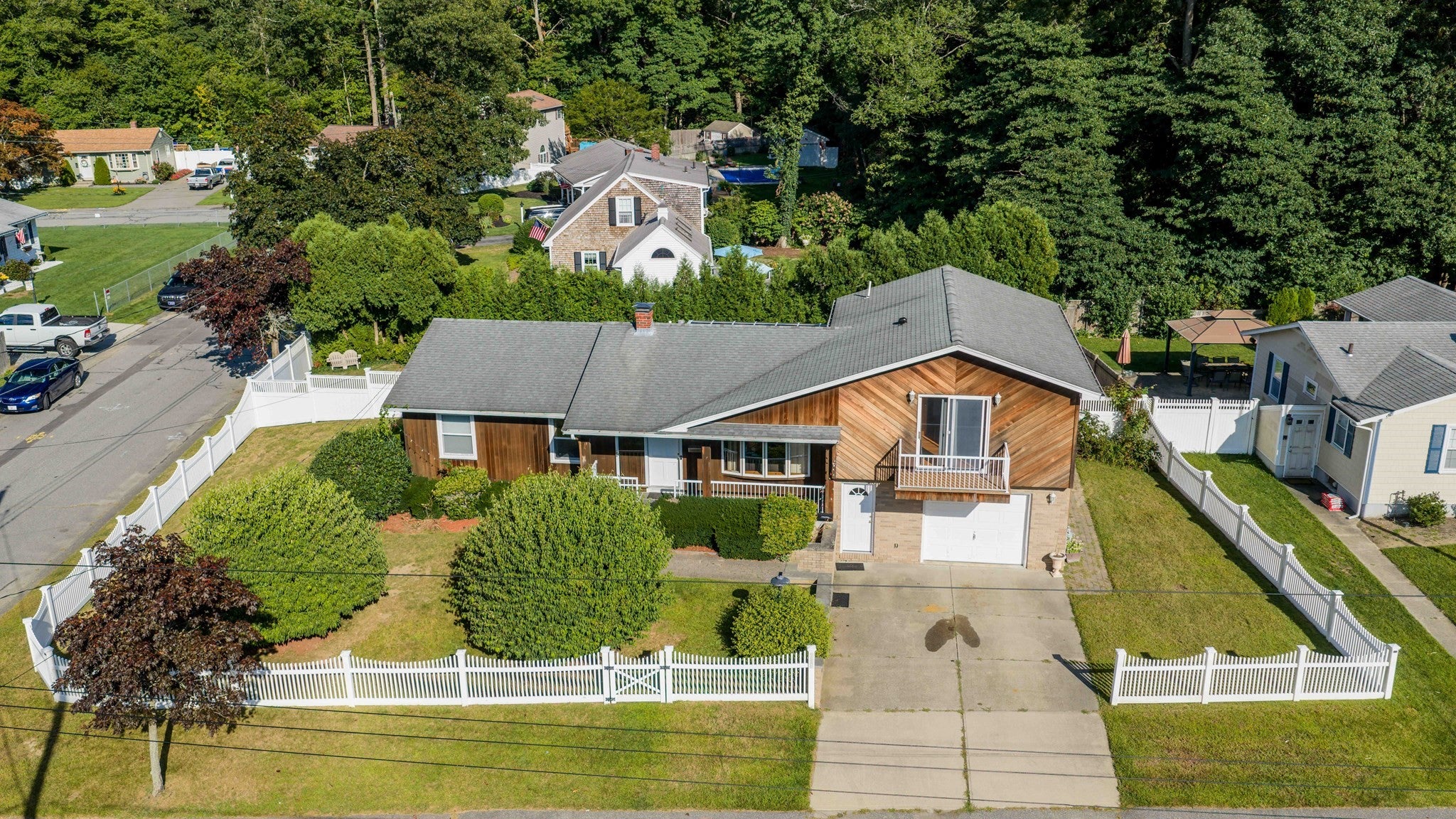 861 Pine Hill Dr