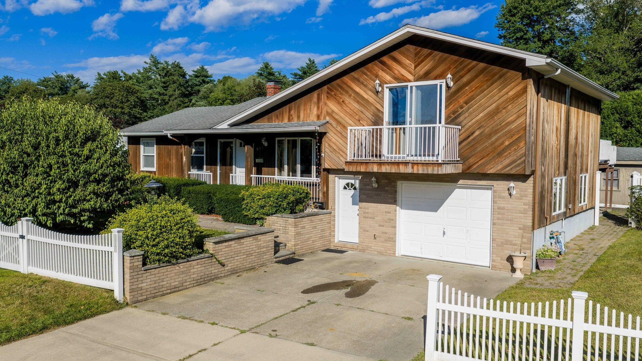 861 Pine Hill Dr