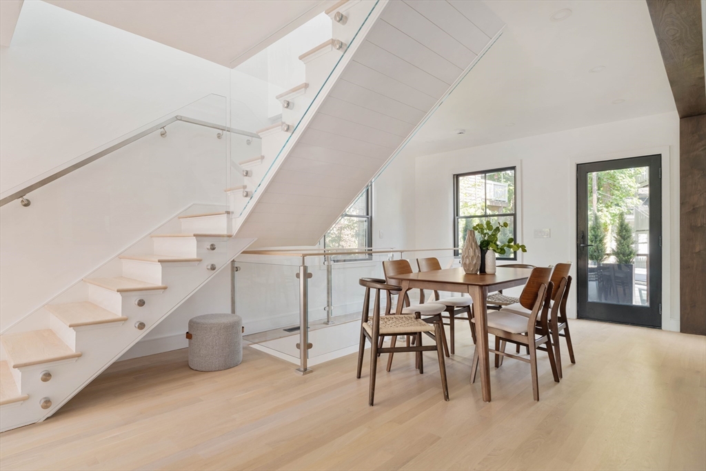 Brookline, Massachusetts 02445, United States, 3 Bedrooms Bedrooms, ,4 BathroomsBathrooms,Residential,Active,153016