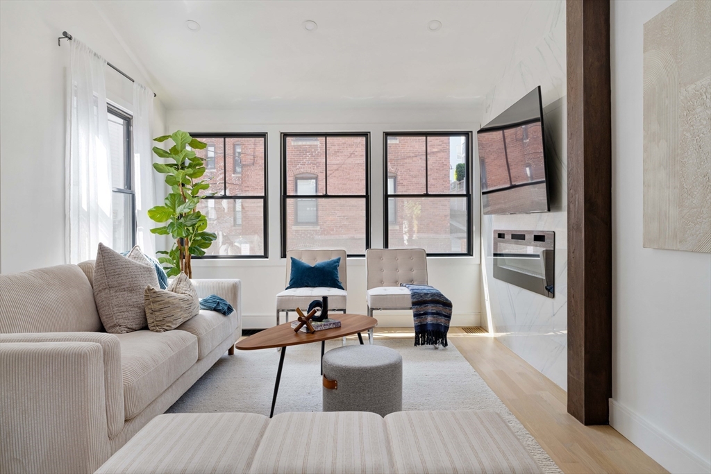 Brookline, Massachusetts 02445, United States, 3 Bedrooms Bedrooms, ,4 BathroomsBathrooms,Residential,Active,153016