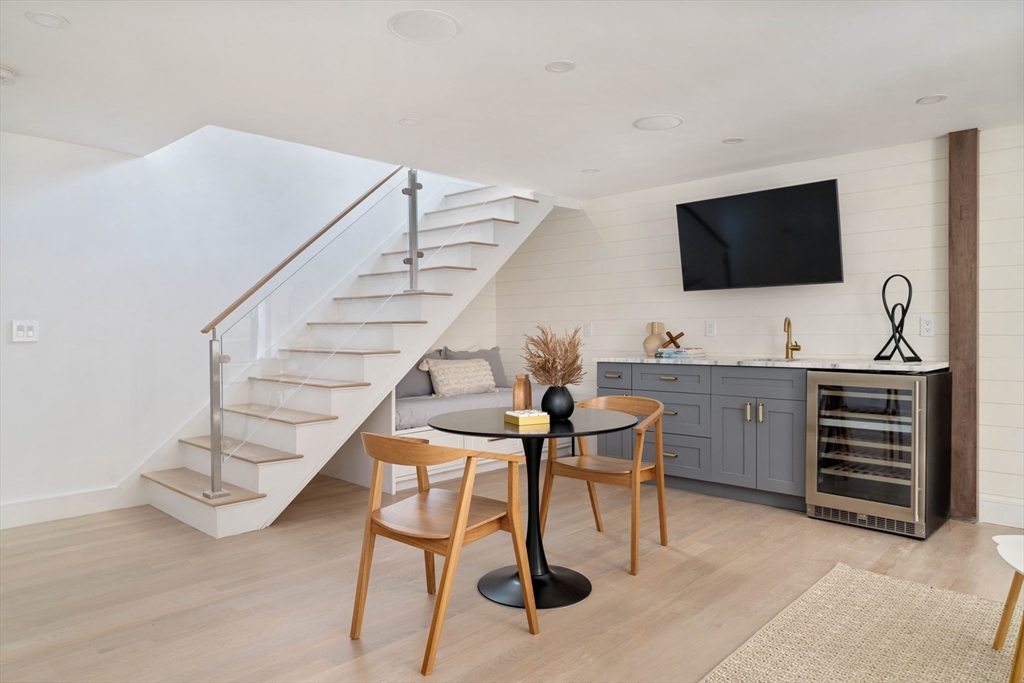 Brookline, Massachusetts 02445, United States, 3 Bedrooms Bedrooms, ,4 BathroomsBathrooms,Residential,Active,153016