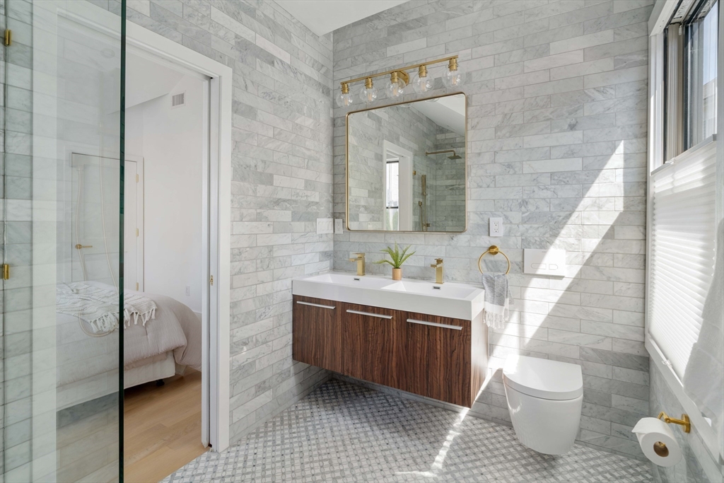 Brookline, Massachusetts 02445, United States, 3 Bedrooms Bedrooms, ,4 BathroomsBathrooms,Residential,Active,153016