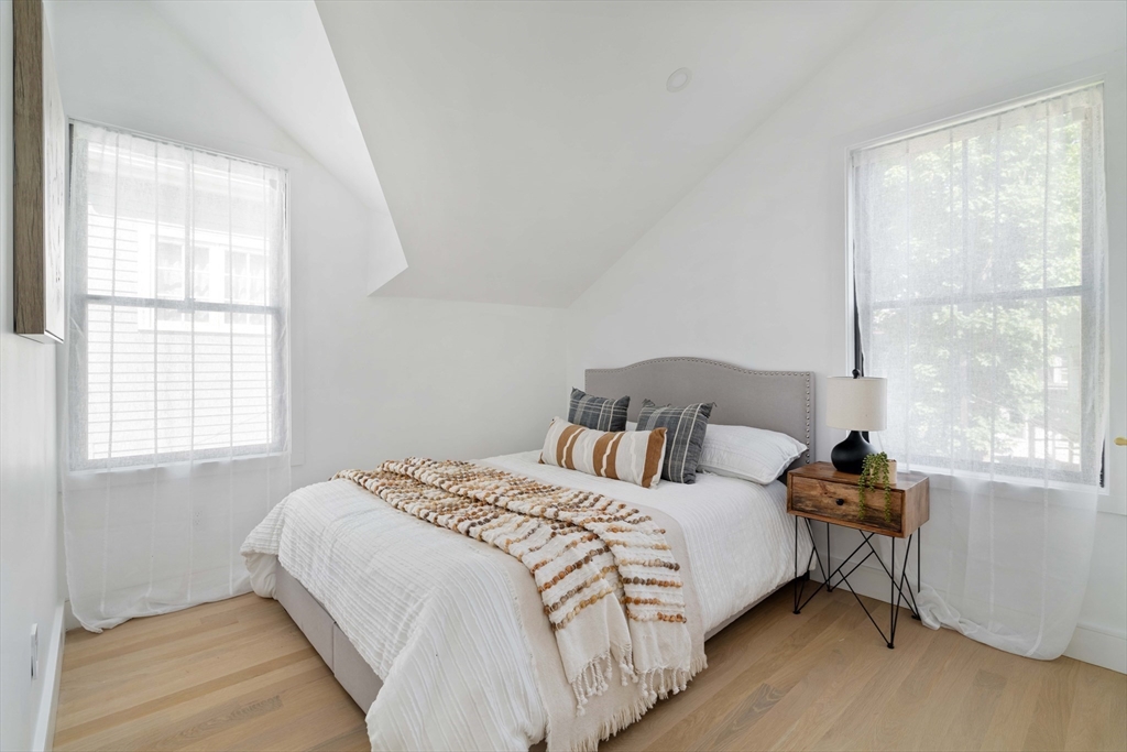 Brookline, Massachusetts 02445, United States, 3 Bedrooms Bedrooms, ,4 BathroomsBathrooms,Residential,Active,153016