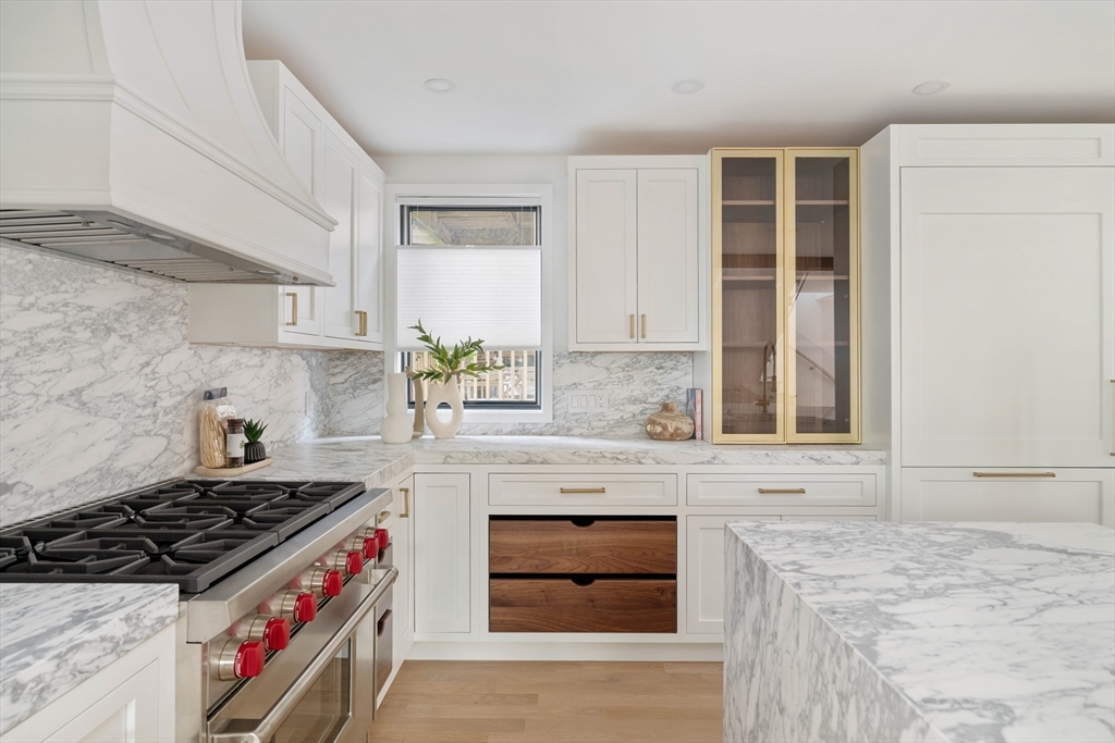 20 R Linden Place