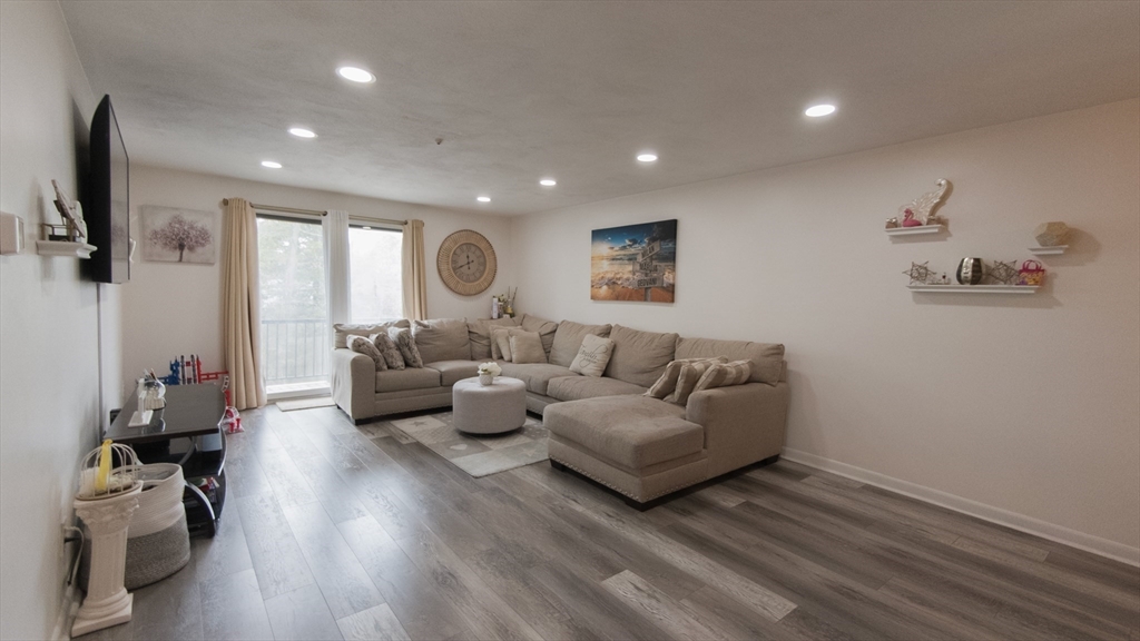 232 Canton St 206