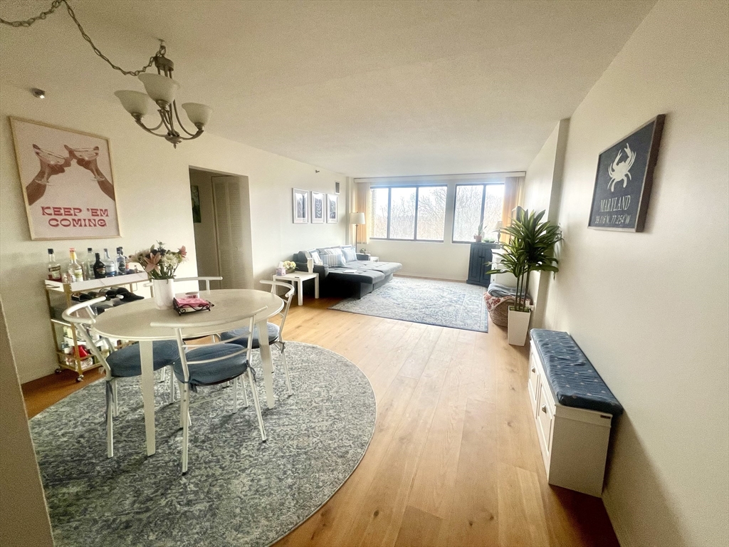 1731 Beacon 615