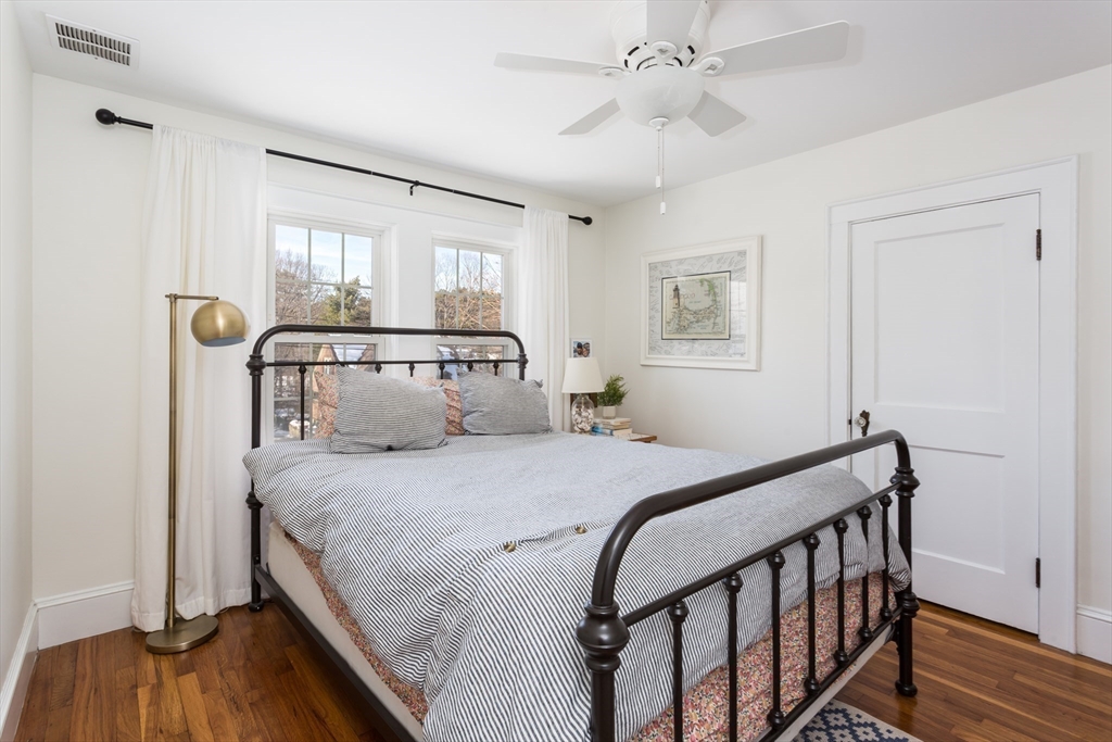 Westwood, Massachusetts 02090, United States, 3 Bedrooms Bedrooms, ,2 BathroomsBathrooms,Residential,Pending,102102