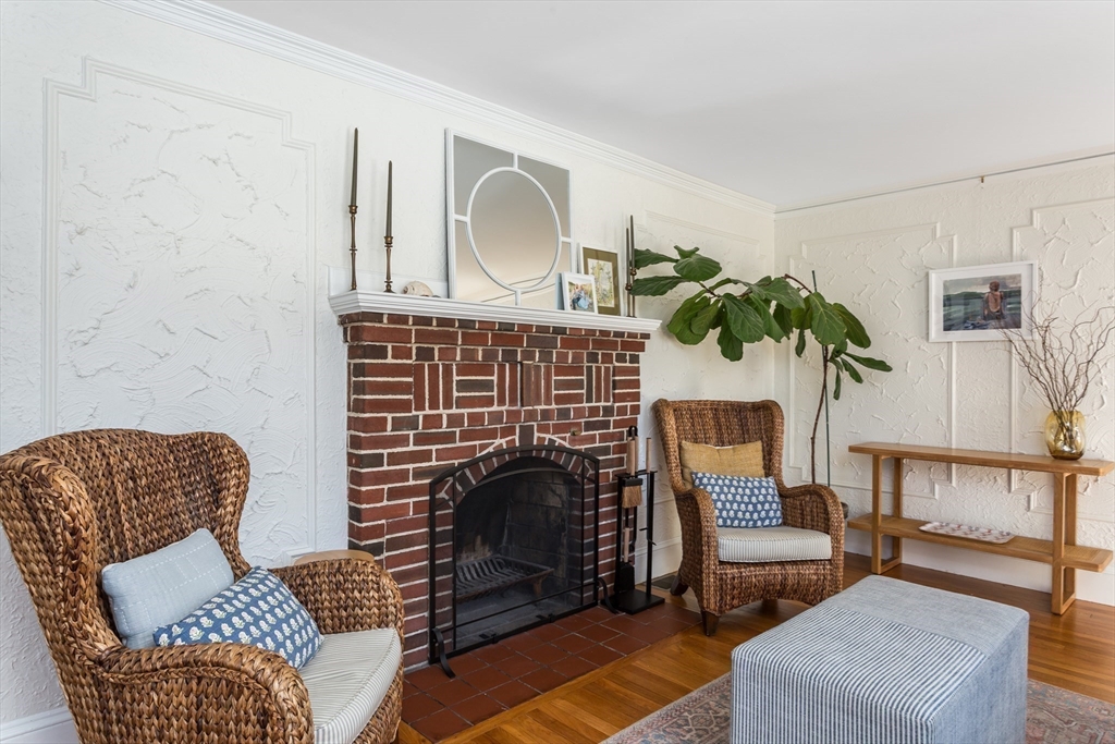 Westwood, Massachusetts 02090, United States, 3 Bedrooms Bedrooms, ,2 BathroomsBathrooms,Residential,Pending,102102