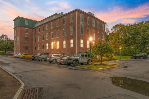 25 Cedar St. 4 Amesbury MA 01913