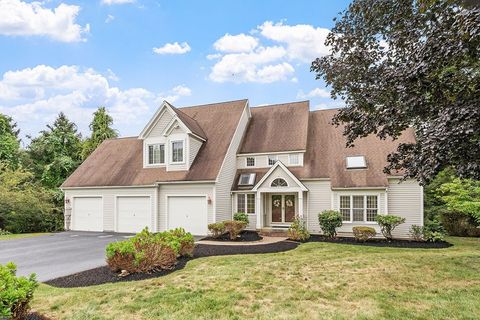 8 Abigail Drive Hudson MA 01749