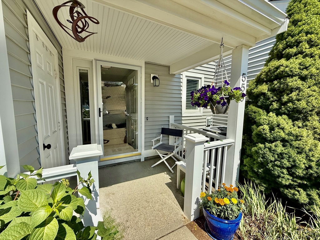 559 White Cliff Dr 559