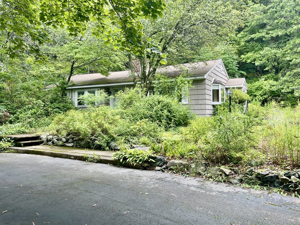6 Overlook Drive