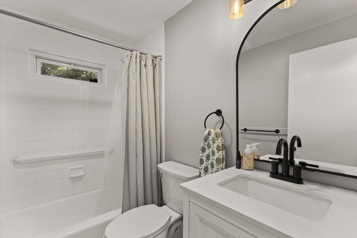 109 Lincoln Rd, Rockland, MA Photo #21