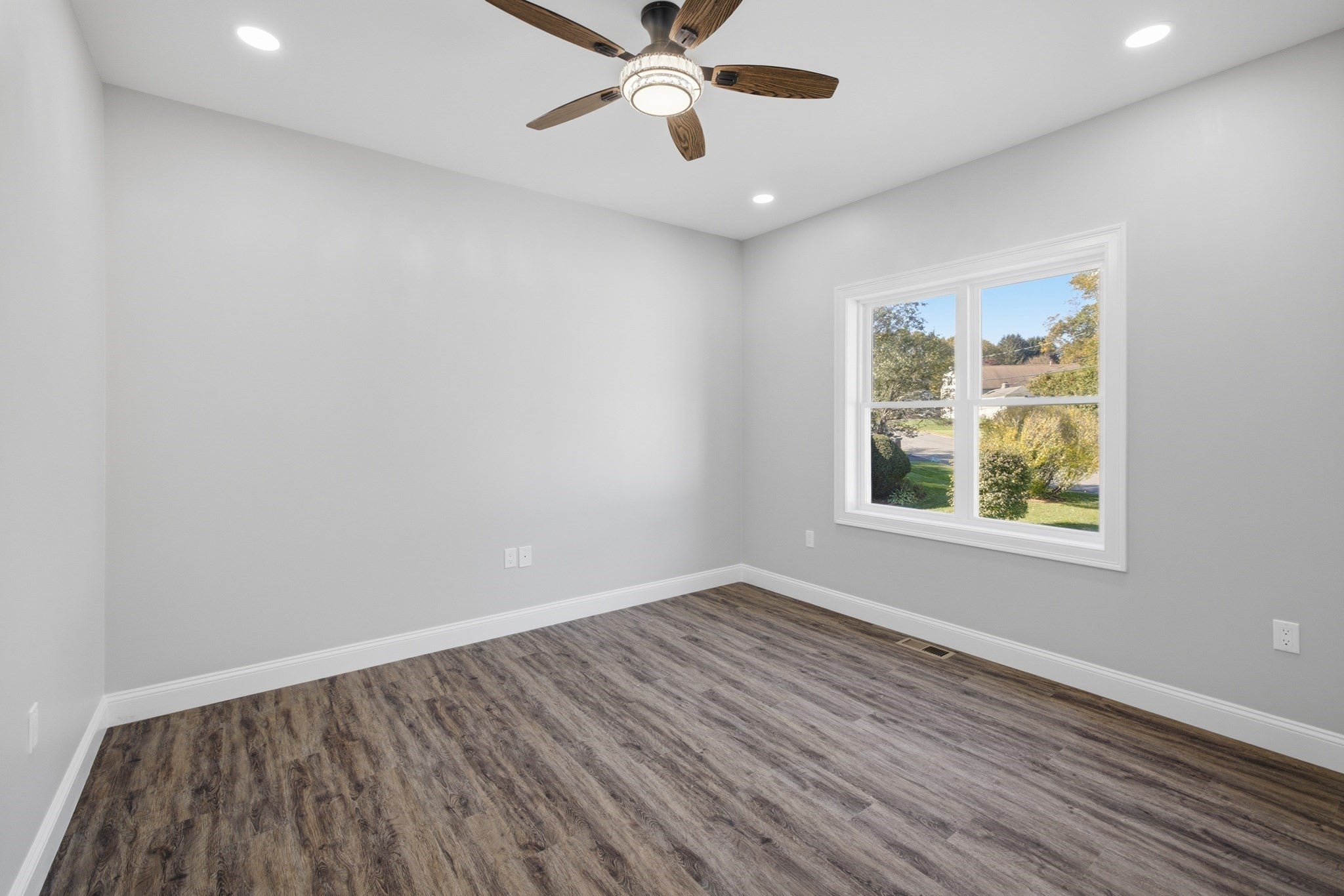 44A Topsfield Cir, Shrewsbury, MA Photo #14