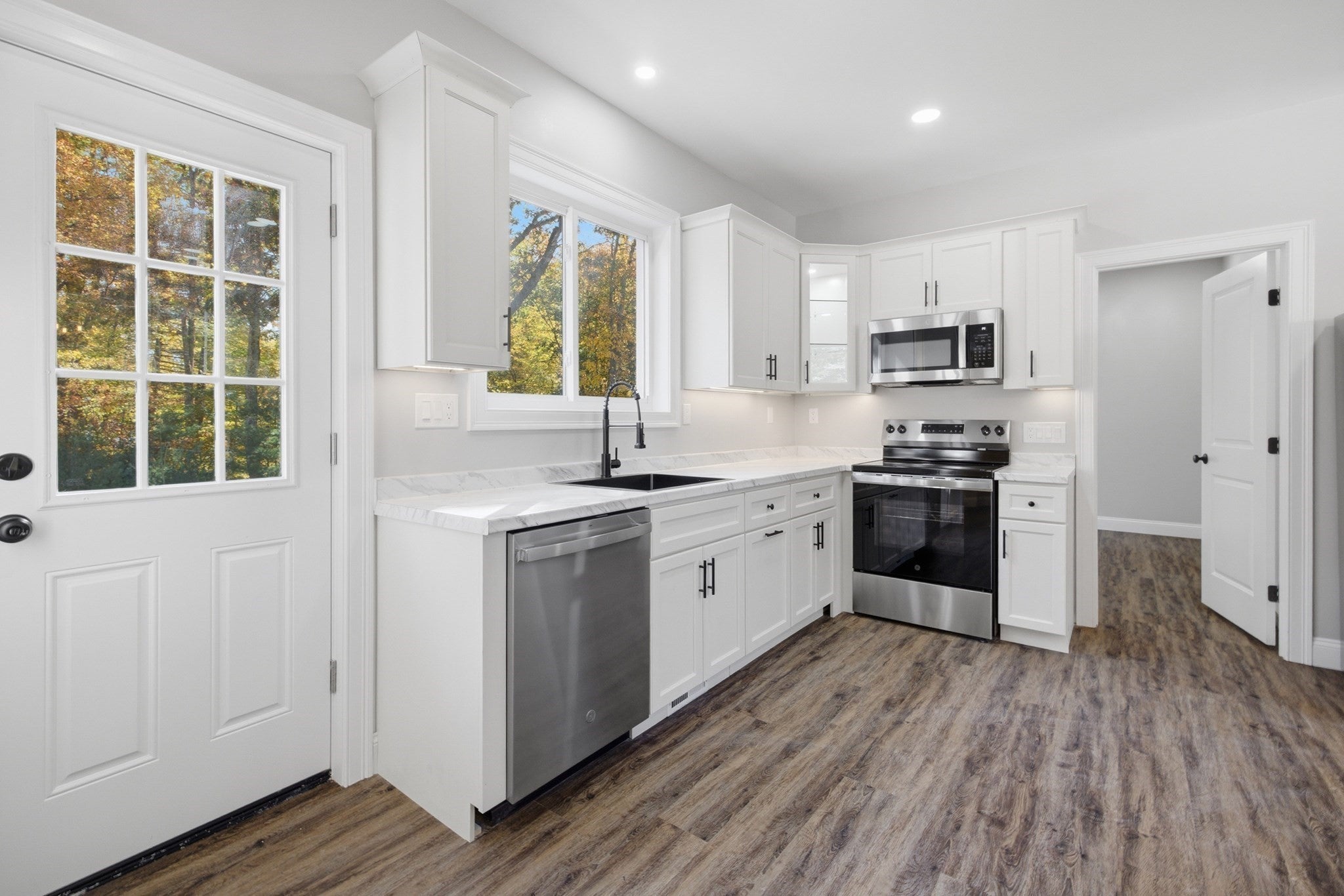 44A Topsfield Cir, Shrewsbury, MA Photo #4