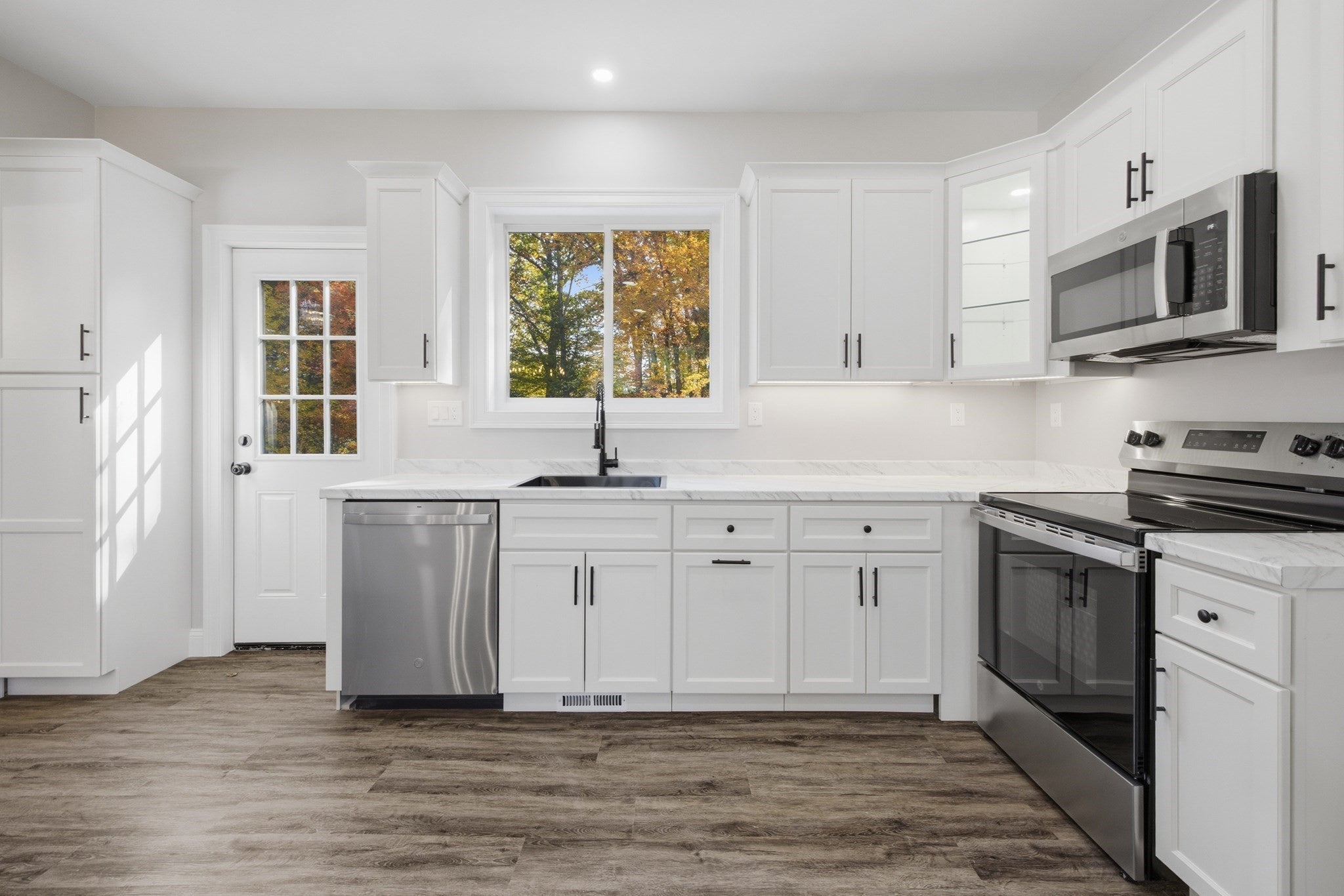 44A Topsfield Cir, Shrewsbury, MA Photo #3