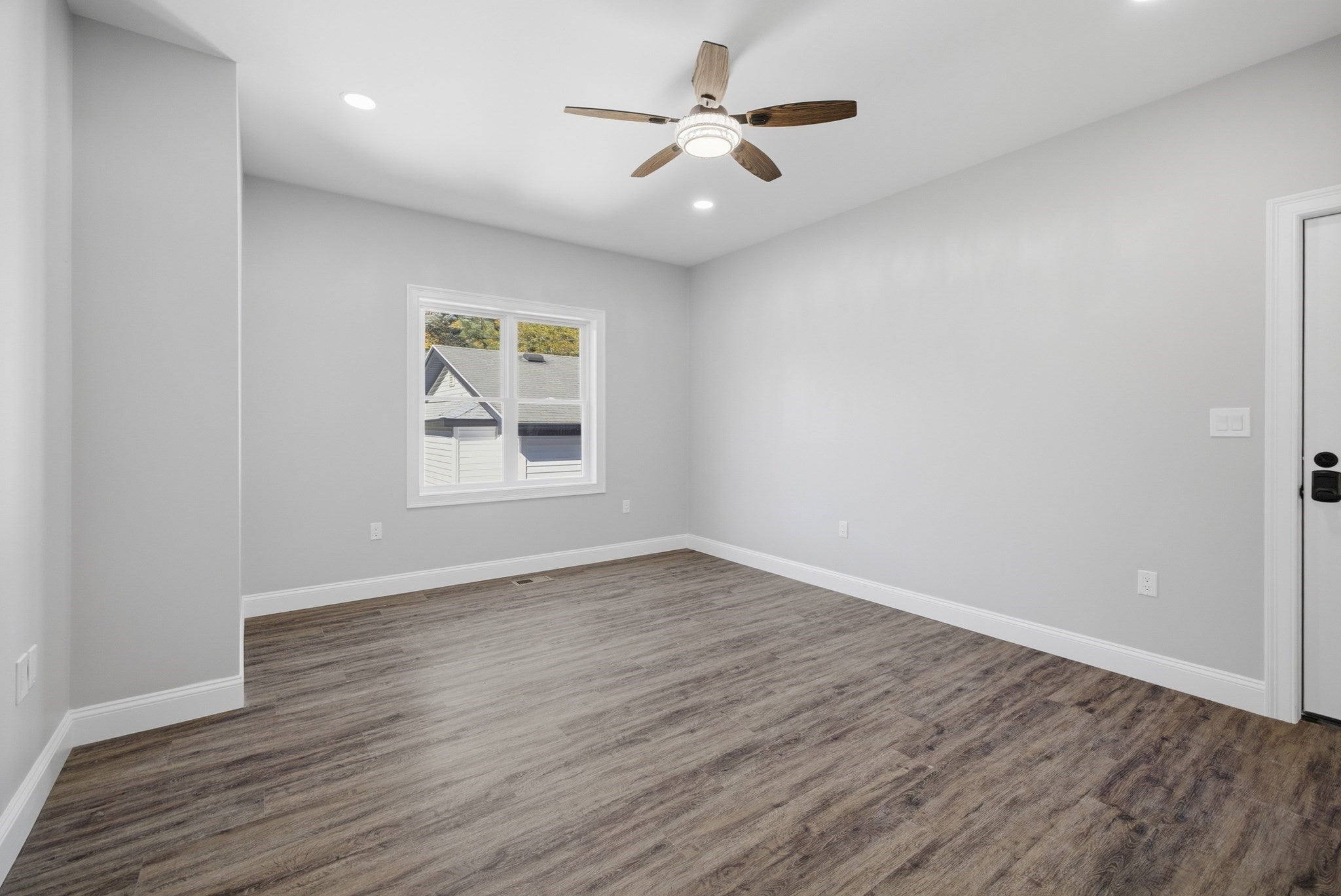 44A Topsfield Cir, Shrewsbury, MA Photo #9