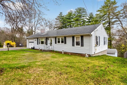 11 Cromie St Clinton MA 01510