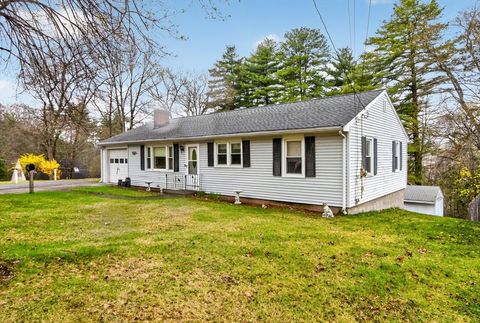 11 Cromie St Clinton MA 01510