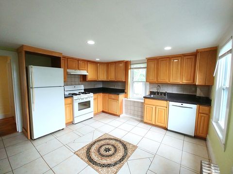 Photo of 77 Hudson St #2, Marlborough, MA 01752 (MLS # 73473156)