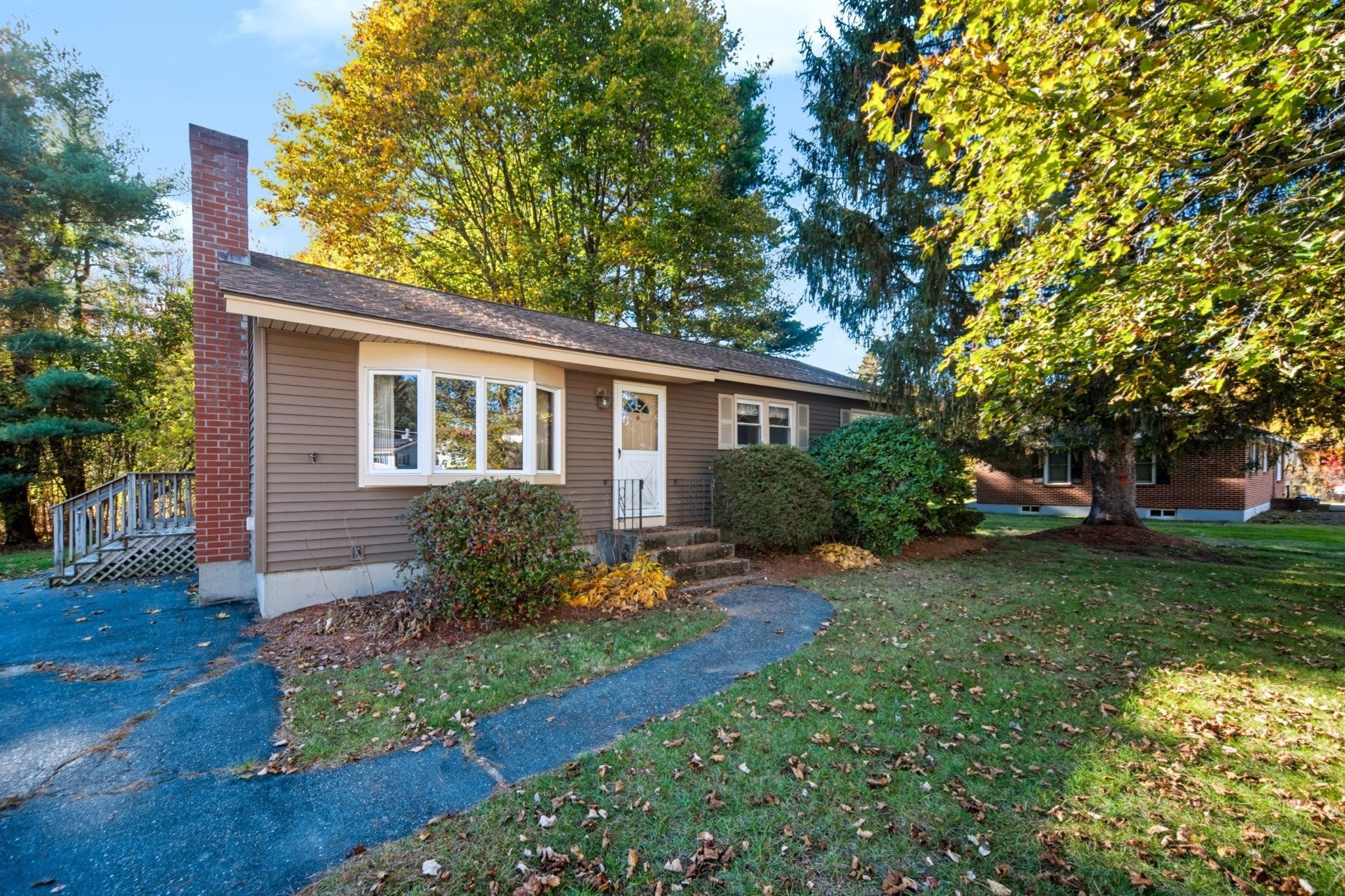 Photo of 18 Meadow Ln, Lunenburg, MA
