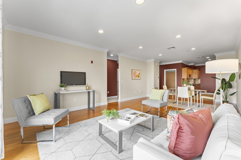 142 Bigelow St 304