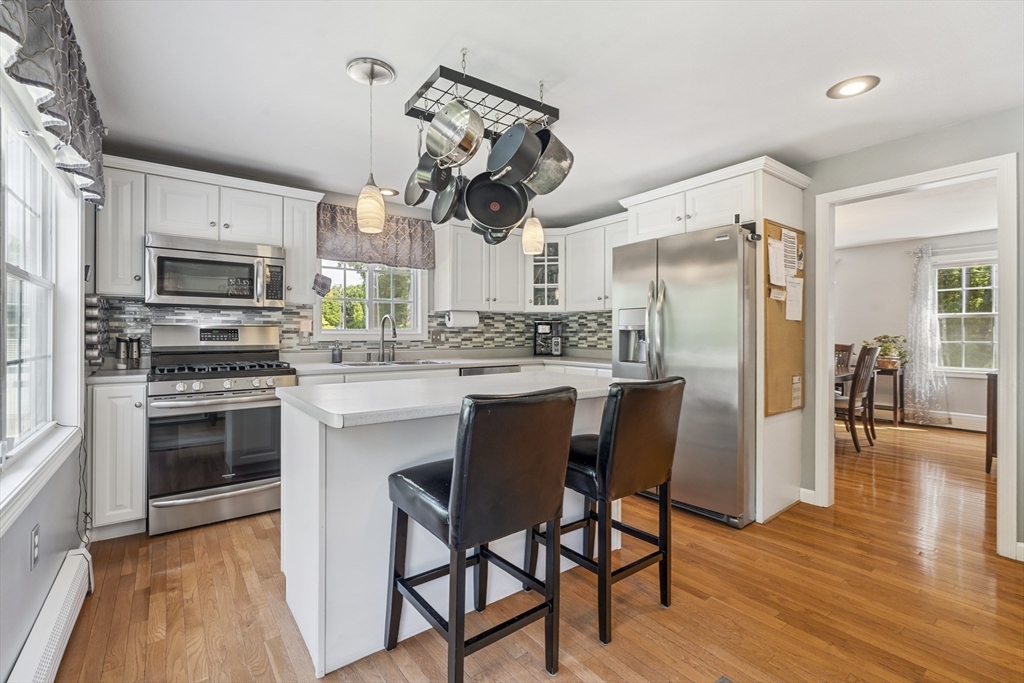 Methuen, Massachusetts 01844, United States, 4 Bedrooms Bedrooms, ,3 BathroomsBathrooms,Residential,Active,167349