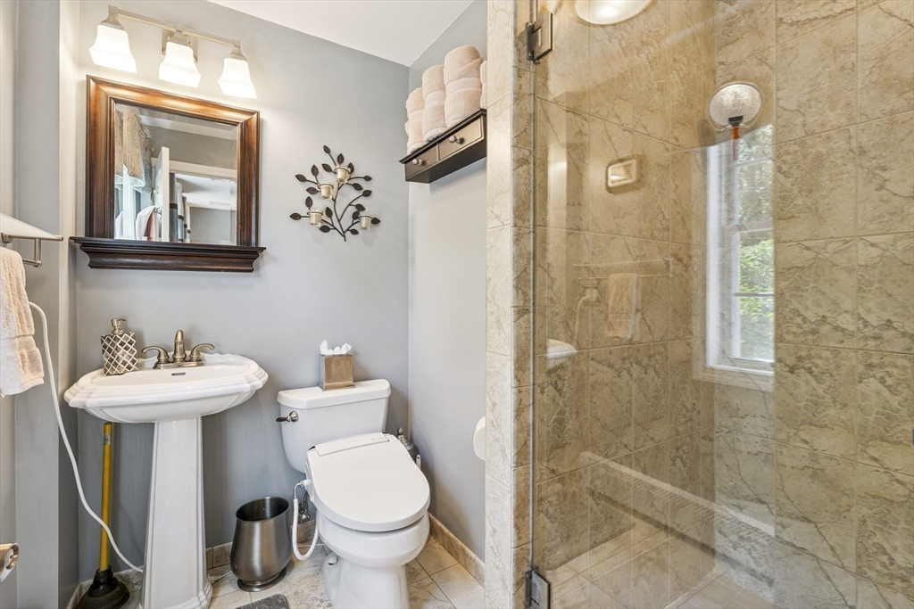 Methuen, Massachusetts 01844, United States, 4 Bedrooms Bedrooms, ,3 BathroomsBathrooms,Residential,Active,167349