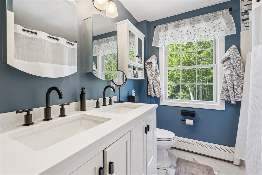 Methuen, Massachusetts 01844, United States, 4 Bedrooms Bedrooms, ,3 BathroomsBathrooms,Residential,Active,167349