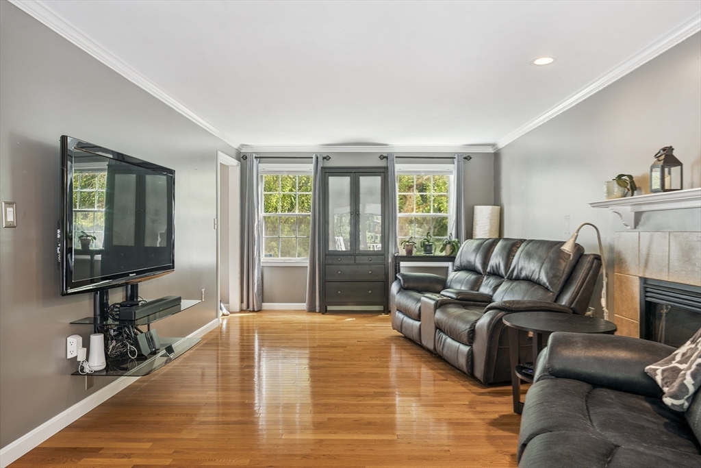 Methuen, Massachusetts 01844, United States, 4 Bedrooms Bedrooms, ,3 BathroomsBathrooms,Residential,Active,167349