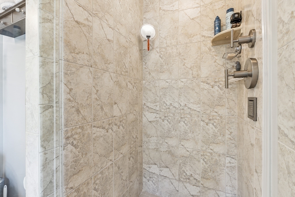 Methuen, Massachusetts 01844, United States, 4 Bedrooms Bedrooms, ,3 BathroomsBathrooms,Residential,Active,167349