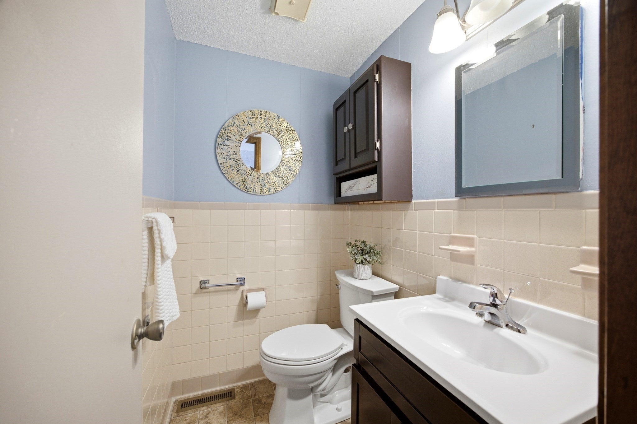 35 Corey Colonial #35, Agawam, MA, 35 Corey Colonial #35, Agawam, MA Photo #9