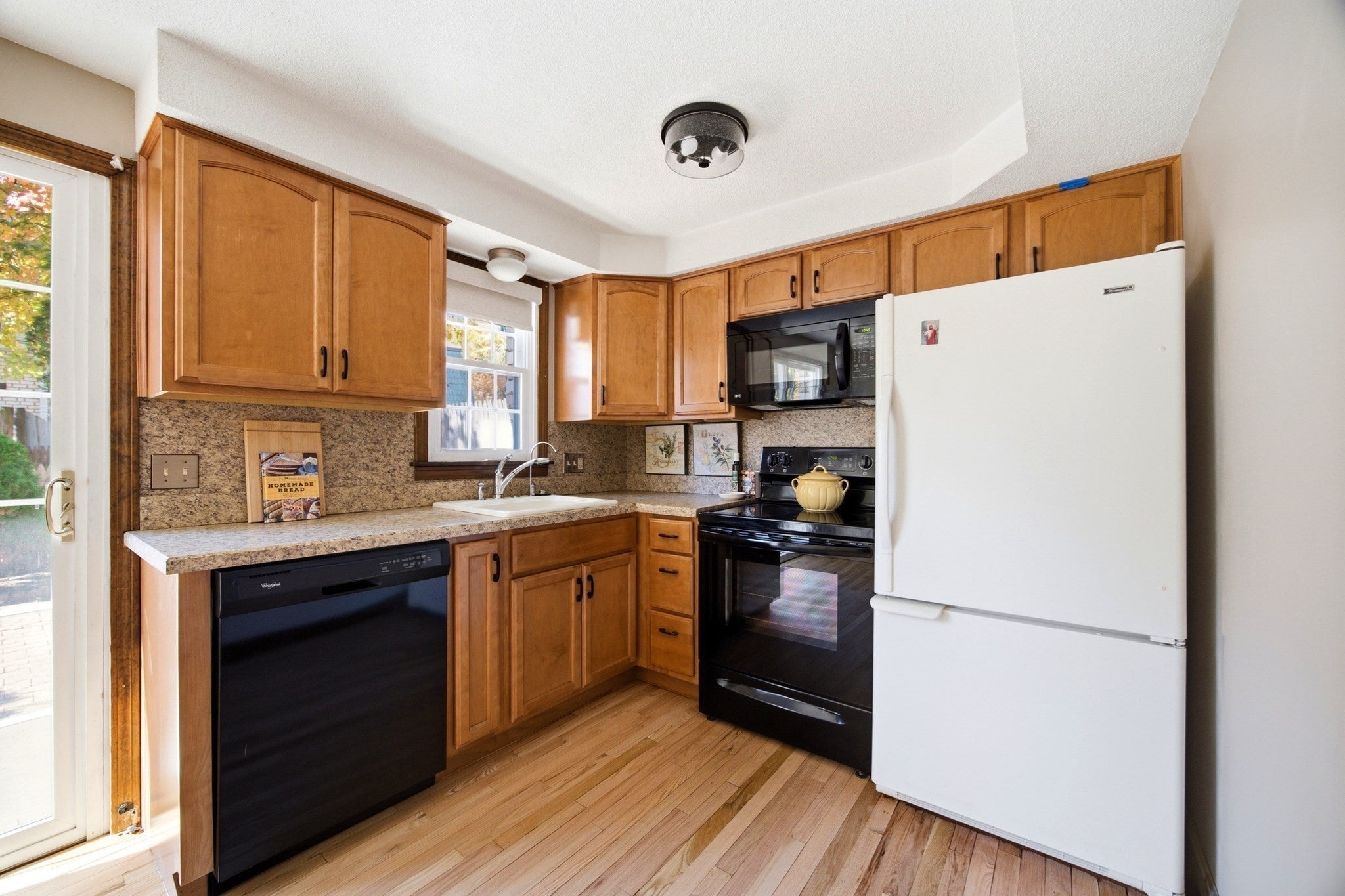 35 Corey Colonial #35, Agawam, MA, 35 Corey Colonial #35, Agawam, MA Photo #17